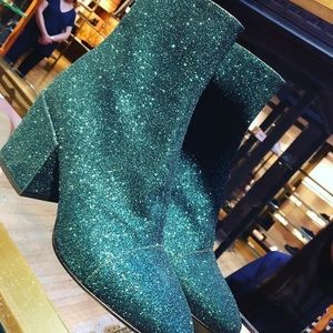 Meet your Posher, Nell